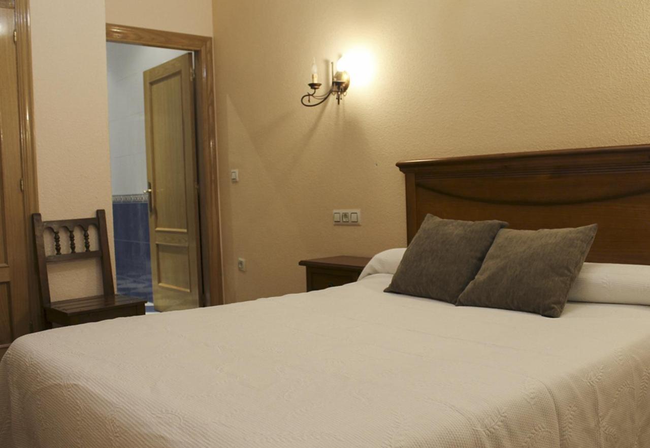 Apartamentos Monasterio San Martín de Castañeda Buitenkant foto
